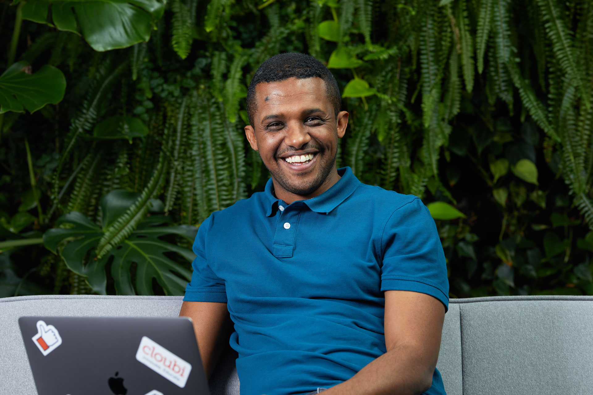 Birhanu Hailemariam toimii digitaalisten oppimateriaalien kehittäjänä.